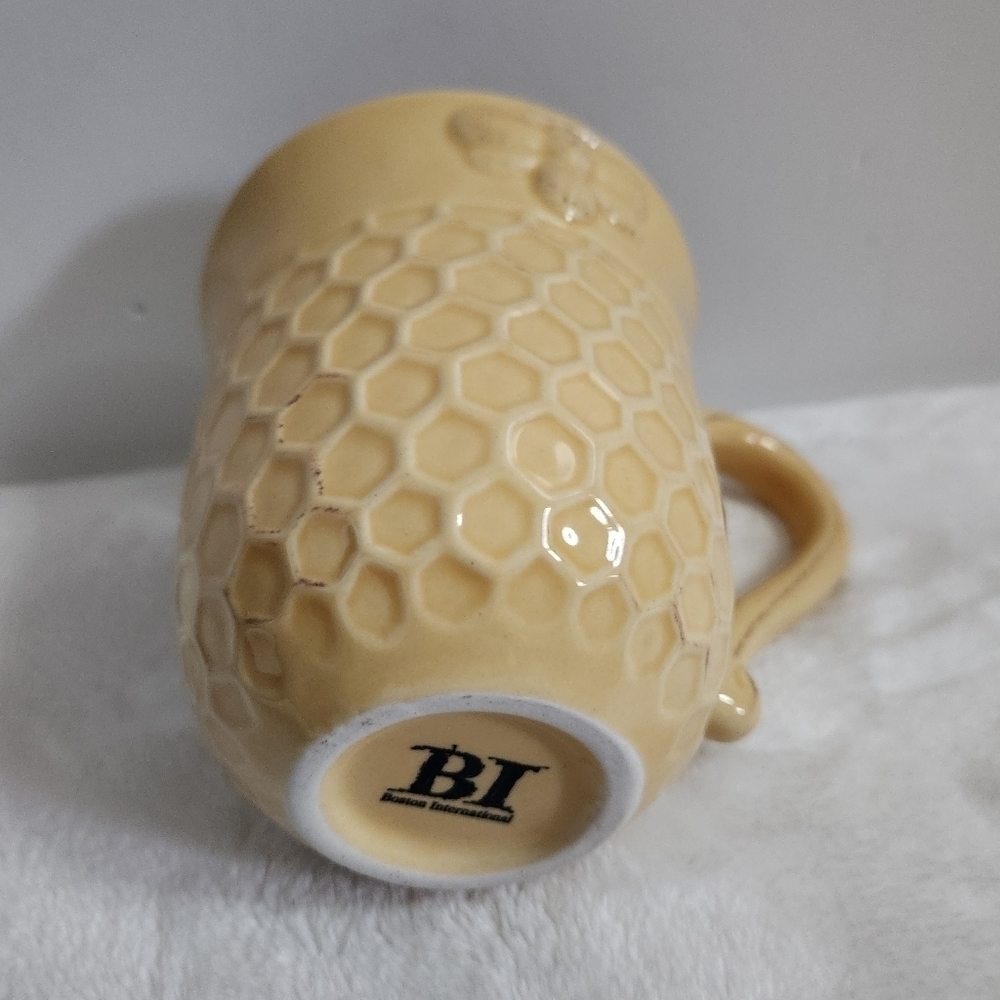 Boston International Bee Honeycomb Yellow Distressed Ceramic Cup Mug 14 Oz - Picture 9 of 10